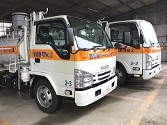 ���A����