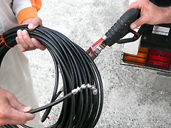 �������